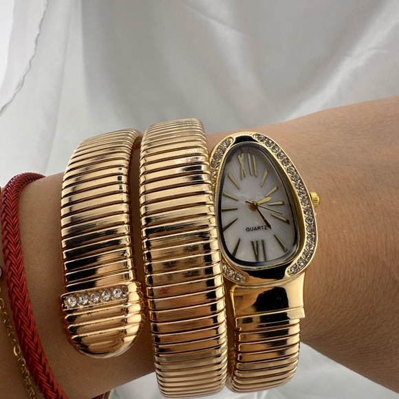 Serpent serpentine Gold Coil Wrap Bracelet Watch Vintage Snake-Inspired Design - Picture 4 of 8
